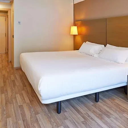Otel Nh 4*