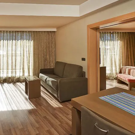 Otel Nh 4*